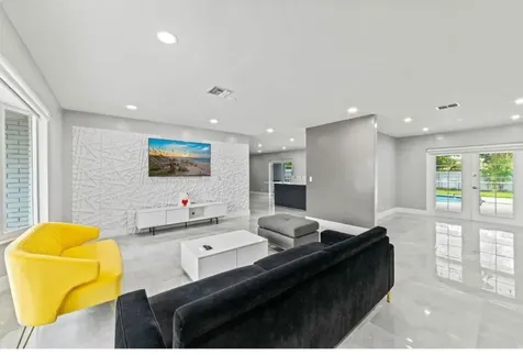 4811 Hayes Street Hollywood FL 33021