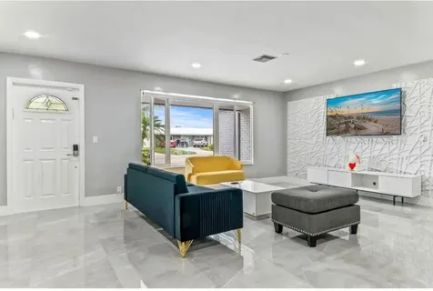 4811 Hayes Street Hollywood FL 33021