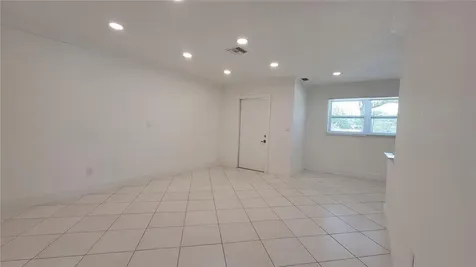 266 NE 42nd Street Deerfield Beach FL 33064