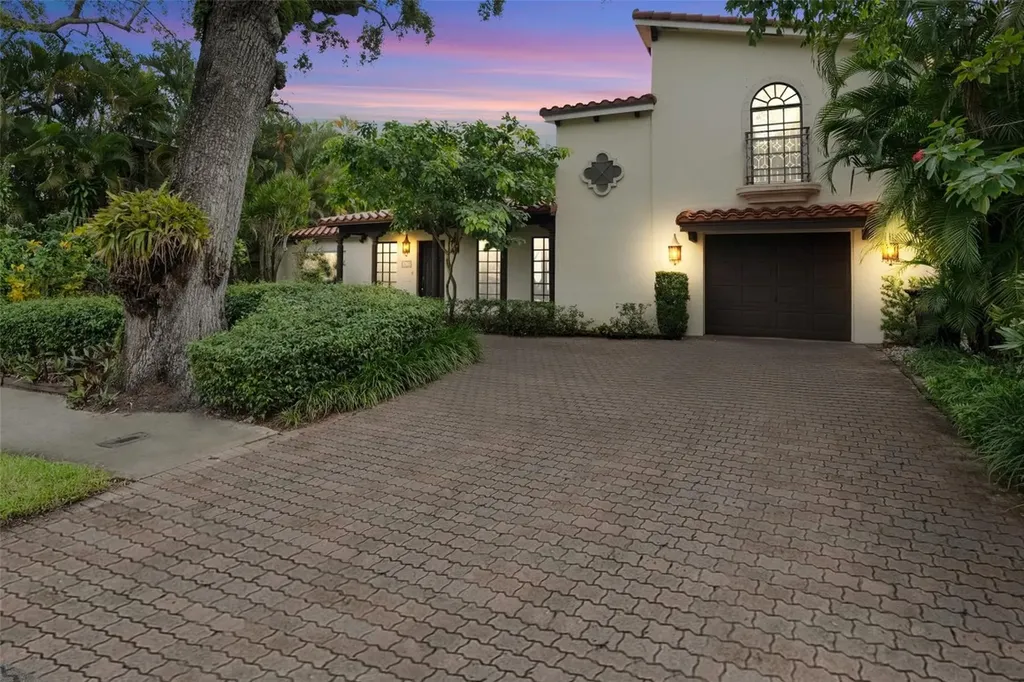 1022 SE 12th Way Fort Lauderdale FL 33316