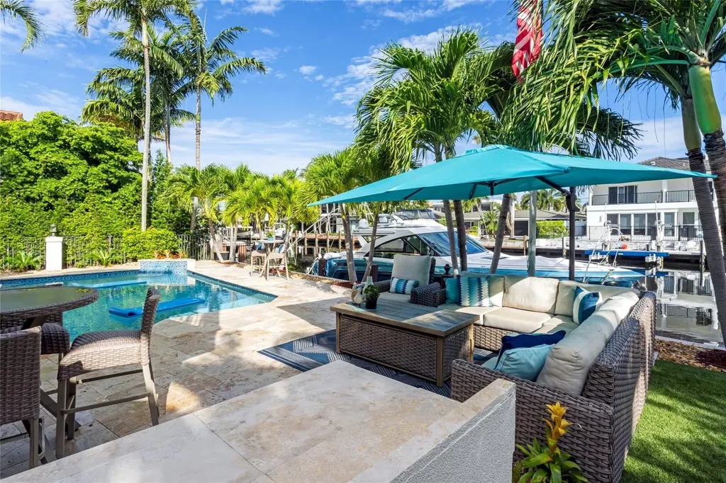 2541 NE 48th Street Lighthouse Point FL 33064
