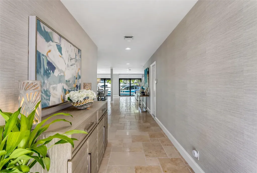 2541 NE 48th Street Lighthouse Point FL 33064