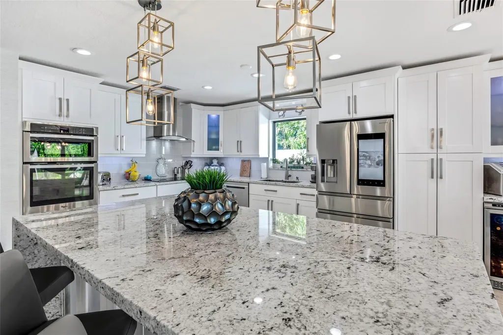 2541 NE 48th Street Lighthouse Point FL 33064