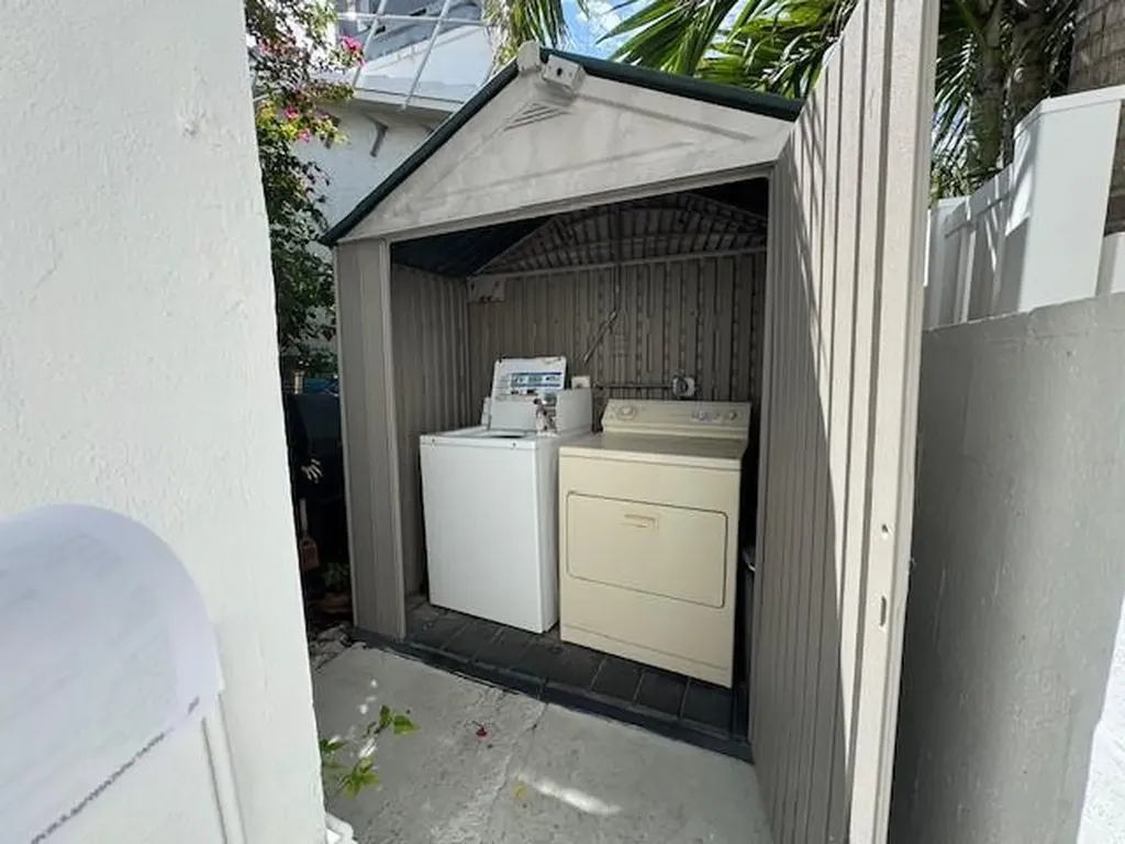 308 Monroe Street Hollywood FL 33019
