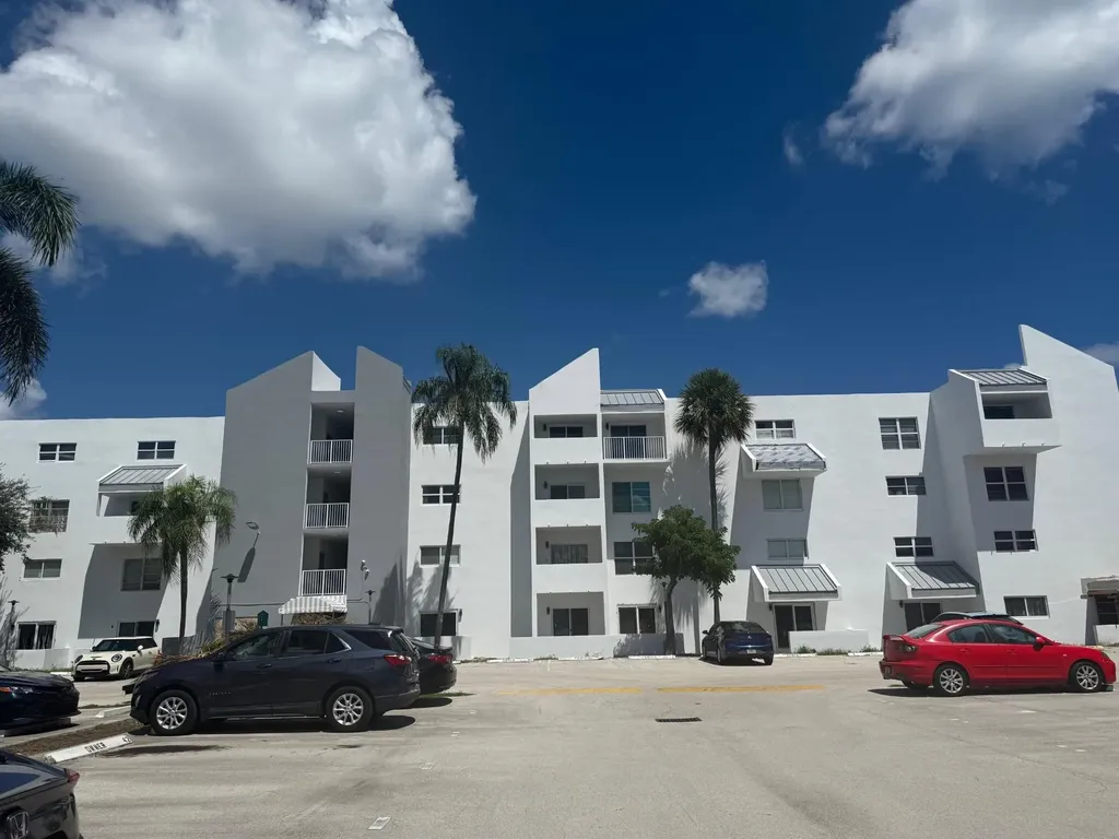 2840 14th Street Causeway Pompano Beach FL 33062