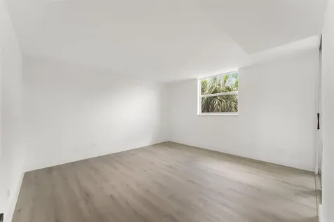 441 NE 195th Street Miami FL 33179