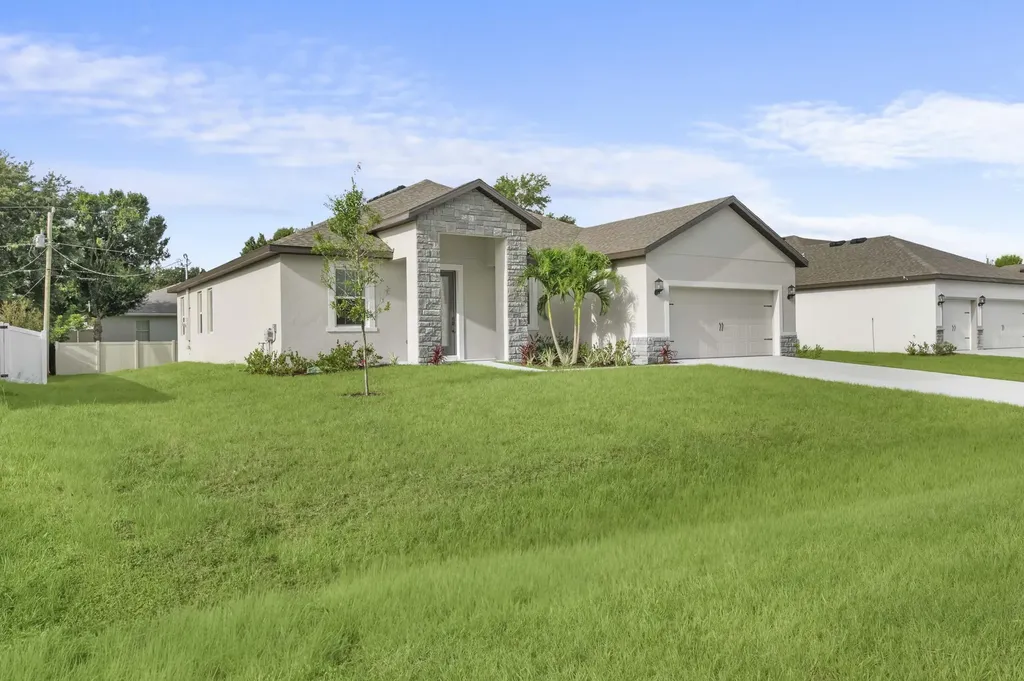 3782 SW Kaiser Street Port St Lucie FL 34953