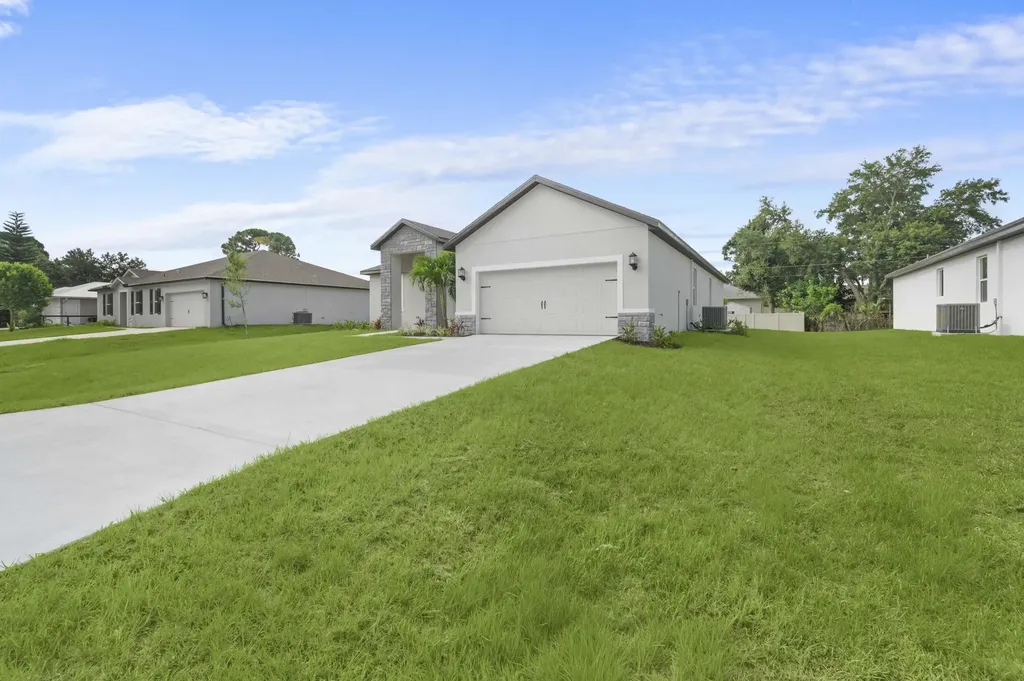 3782 SW Kaiser Street Port St Lucie FL 34953