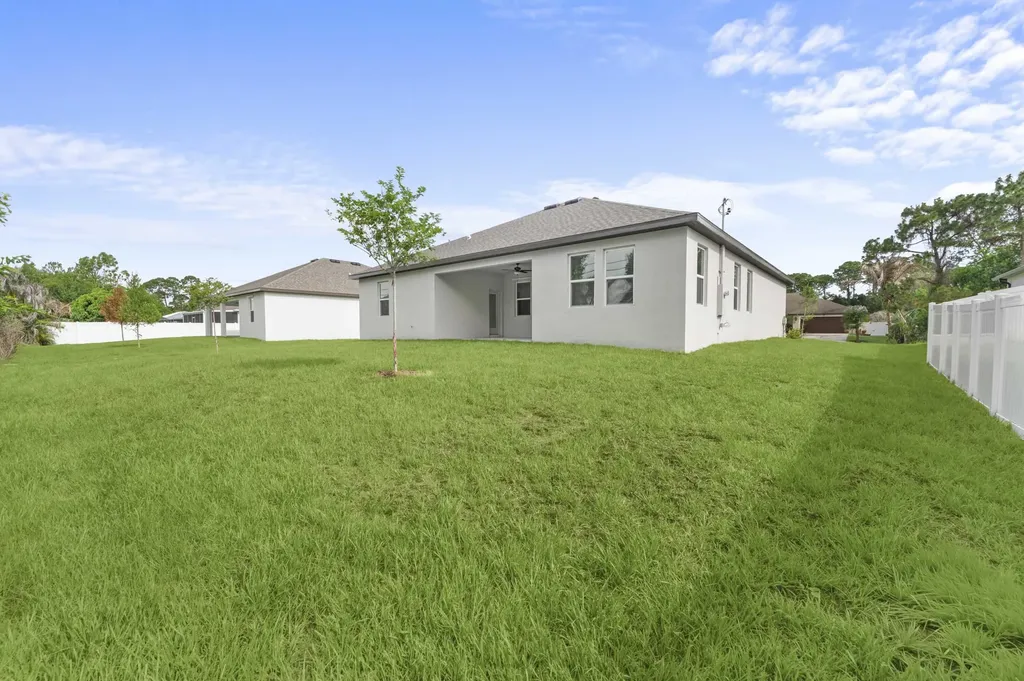 3782 SW Kaiser Street Port St Lucie FL 34953
