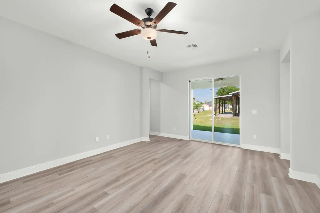 392 SW Paw Court Port St Lucie FL 34953
