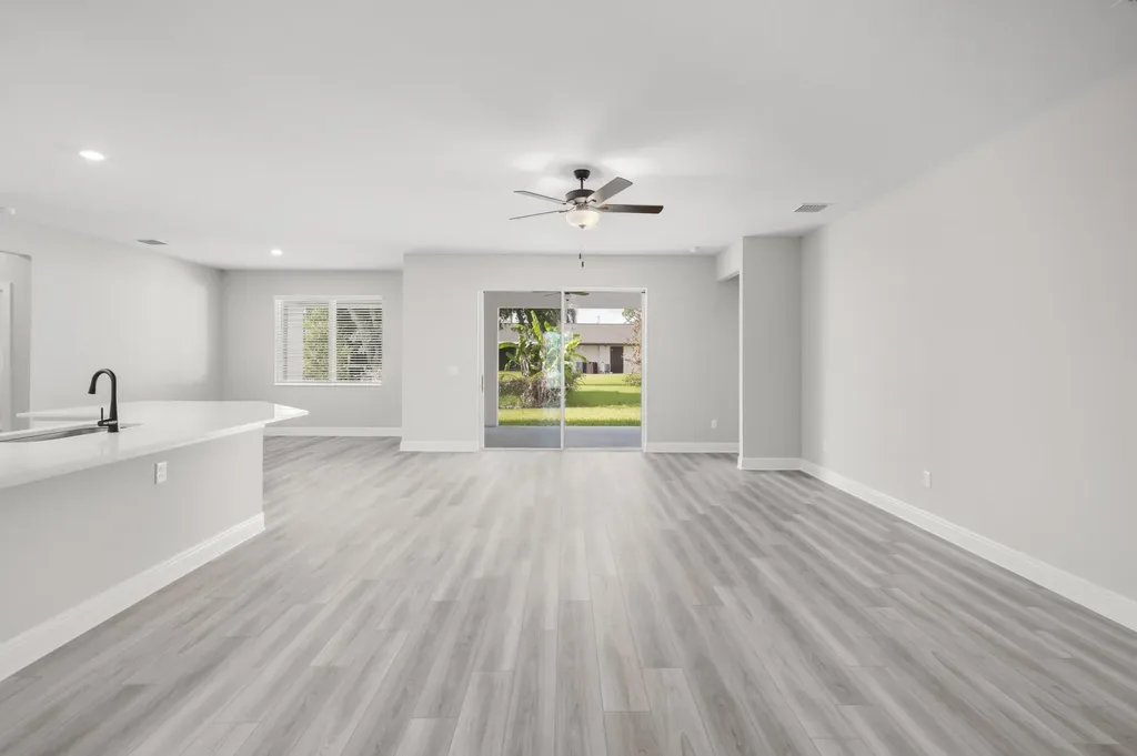 4562 SW Daemon Street Port St Lucie FL 34953