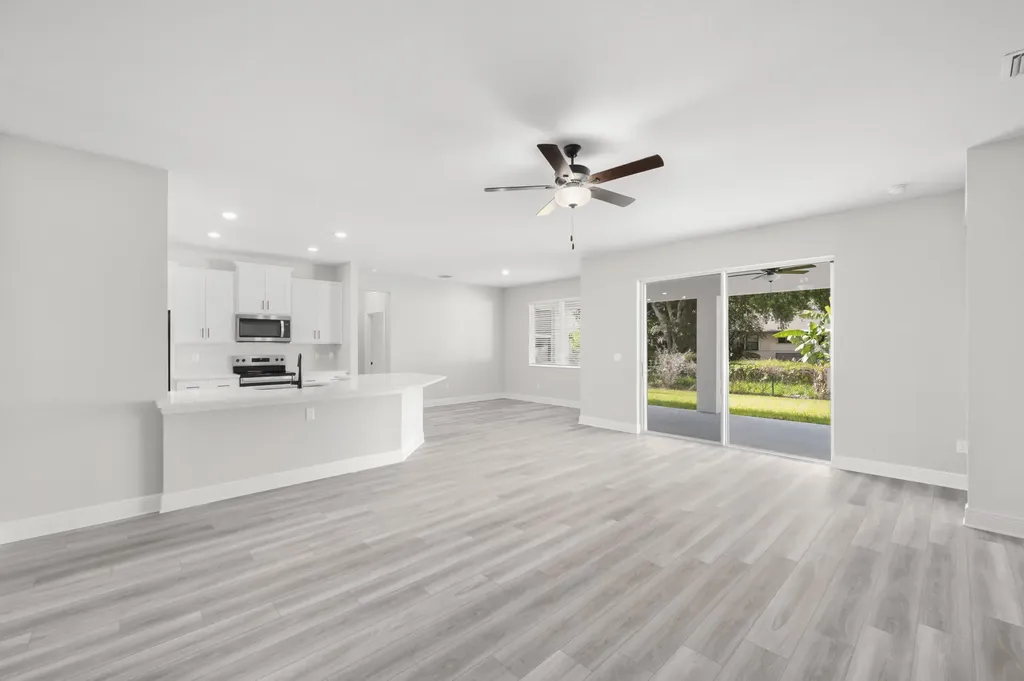 4562 SW Daemon Street Port St Lucie FL 34953