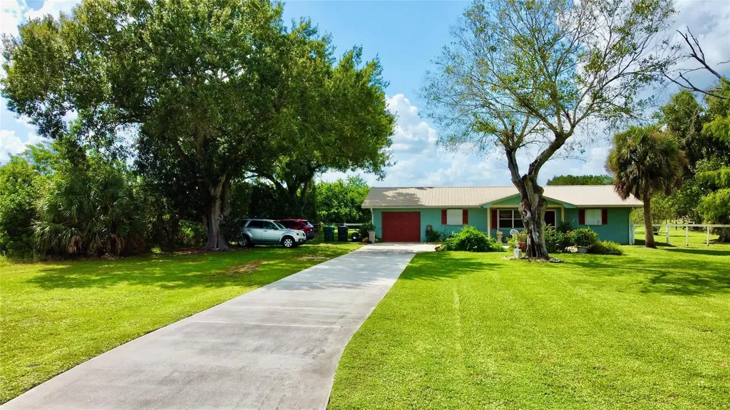 393 SW 72nd Terrace Okeechobee FL 34974
