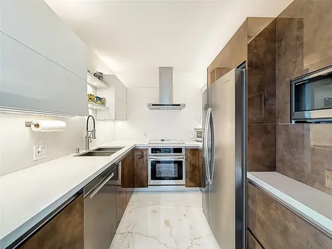 3625 N Country Club Drive Aventura FL 33180