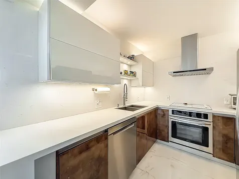 3625 N Country Club Drive Aventura FL 33180