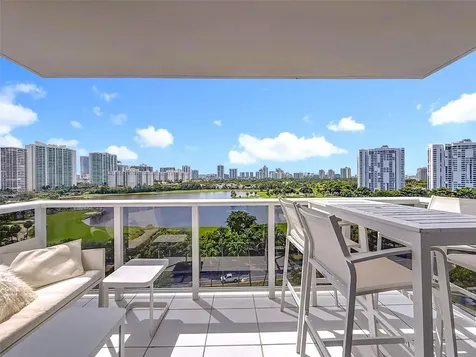 3625 N Country Club Drive Aventura FL 33180