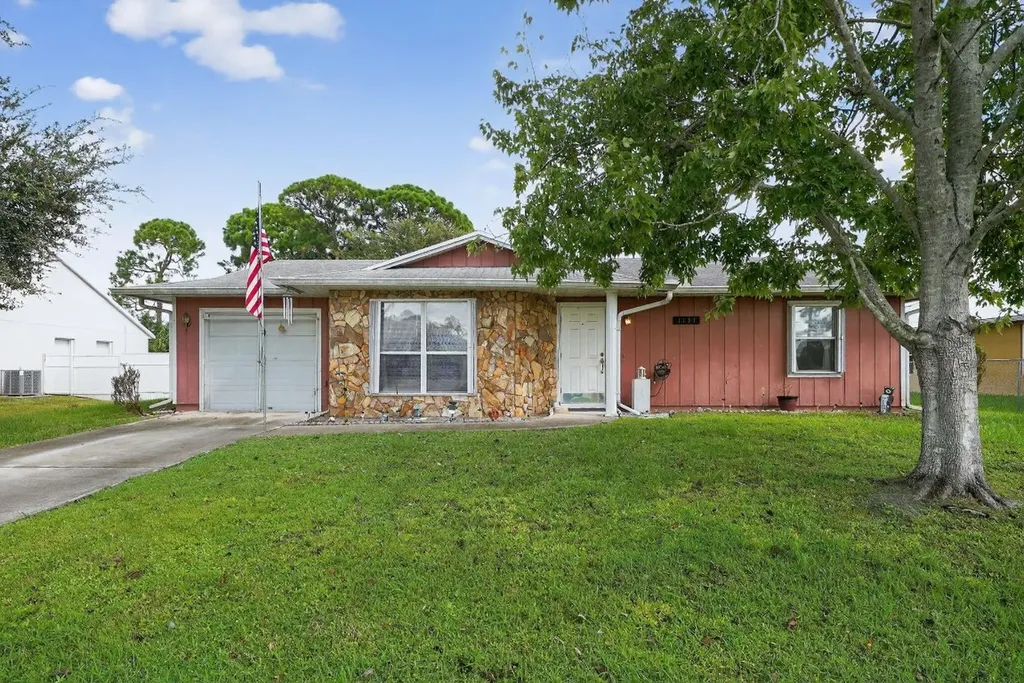 1131 SW Coleman Avenue Port St Lucie FL 34953