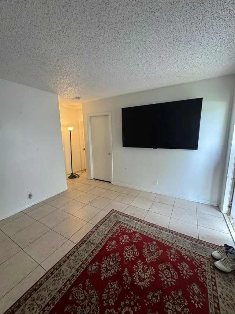 2610 NW 14th Street Fort Lauderdale FL 33311