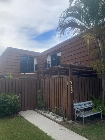 775 SW 120th Way Davie FL 33325