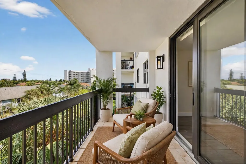 2707 NE 14th Street Causeway Pompano Beach FL 33062