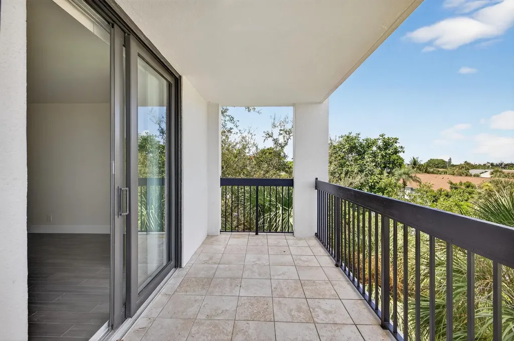 2707 NE 14th Street Causeway Pompano Beach FL 33062