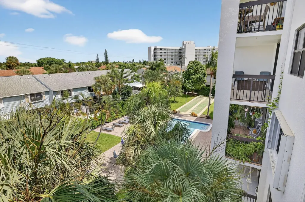2707 NE 14th Street Causeway Pompano Beach FL 33062