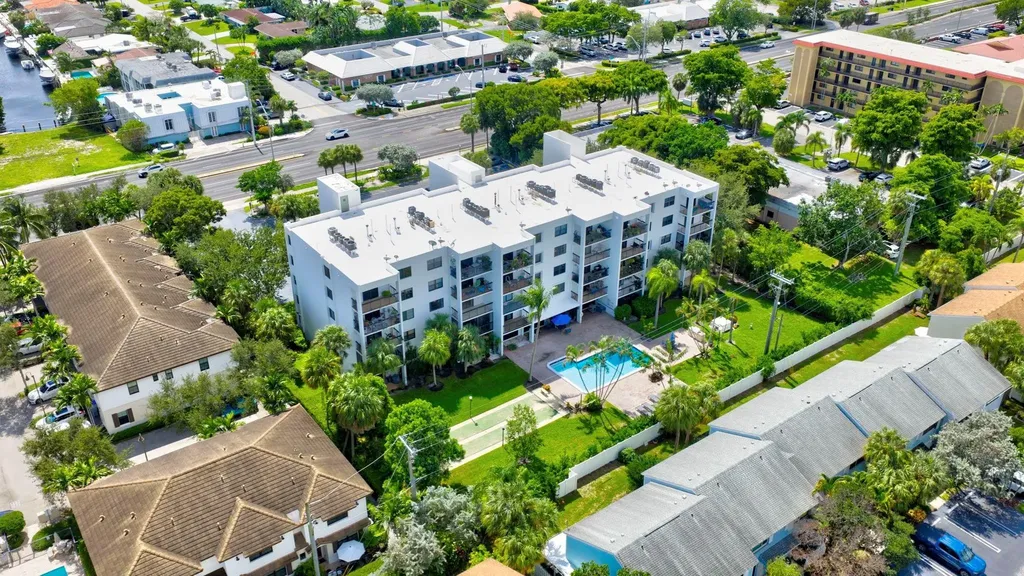 2707 NE 14th Street Causeway Pompano Beach FL 33062