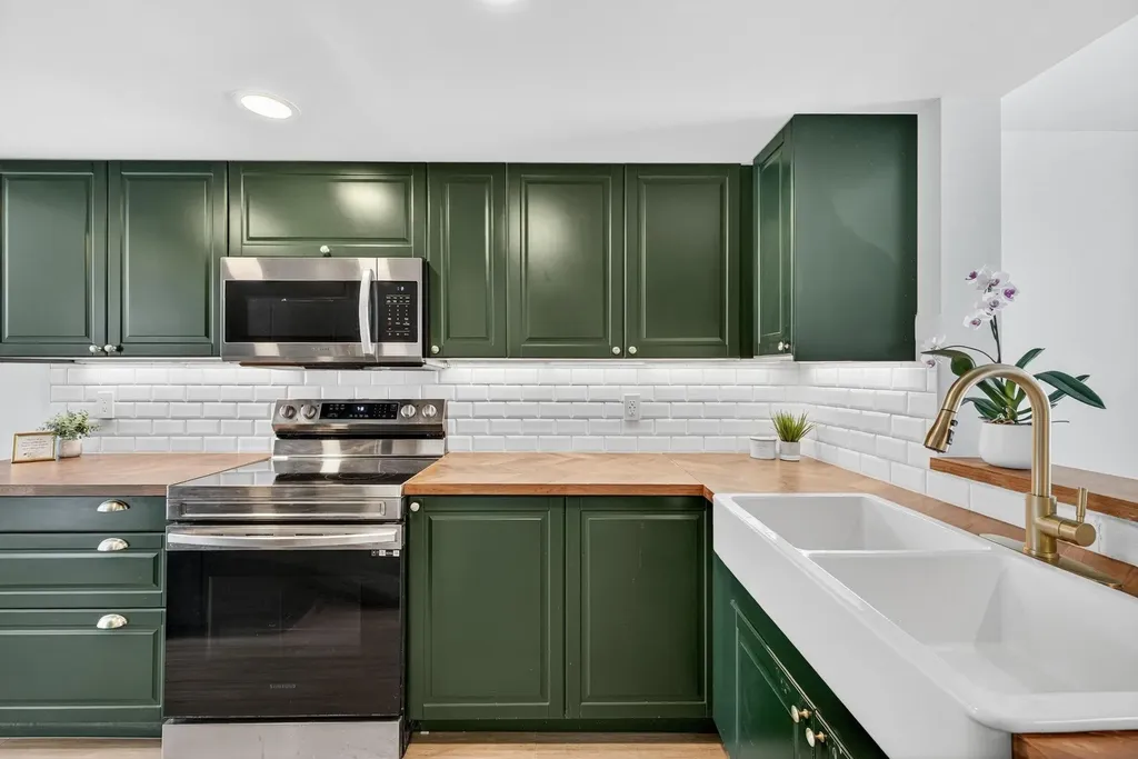 2707 NE 14th Street Causeway Pompano Beach FL 33062