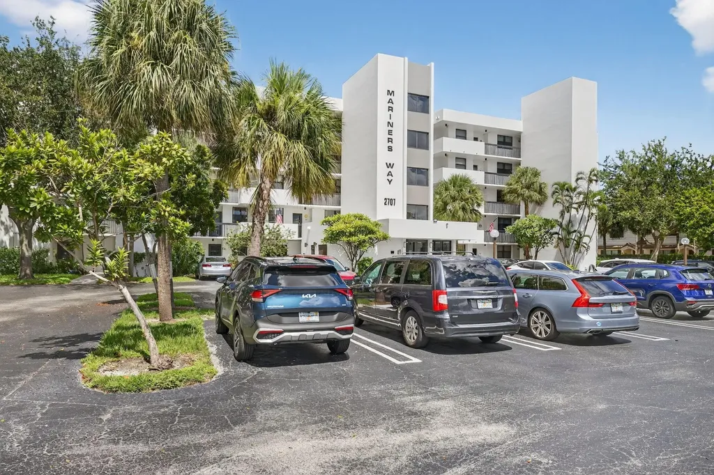 2707 NE 14th Street Causeway Pompano Beach FL 33062
