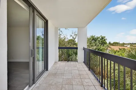 2707 NE 14th Street Causeway Pompano Beach FL 33062