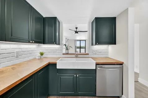 2707 NE 14th Street Causeway Pompano Beach FL 33062