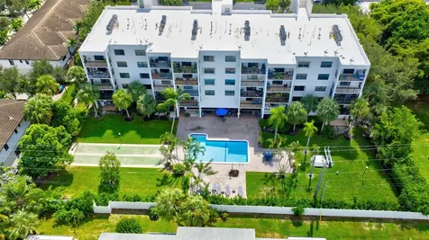 2707 NE 14th Street Causeway Pompano Beach FL 33062