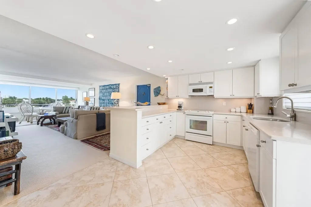 215 N Birch Road Fort Lauderdale FL 33304