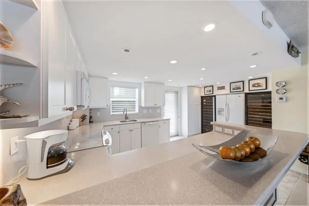 215 N Birch Road Fort Lauderdale FL 33304