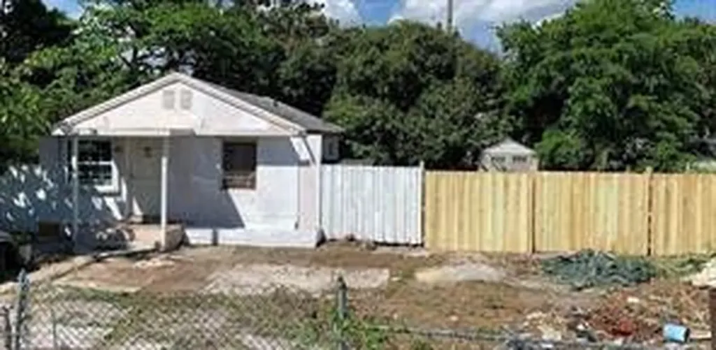 1849 NW 83rd Terrace Miami FL 33147