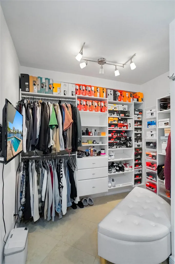 2900 NE 30th Street Fort Lauderdale FL 33306