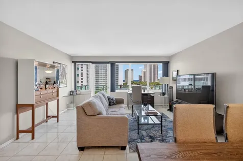 3233 NE 34th Street Fort Lauderdale FL 33308