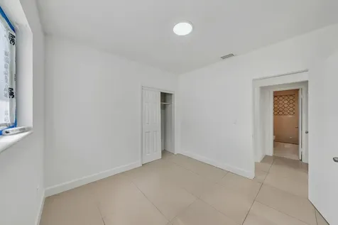 16010 NE 5th Avenue Miami FL 33162