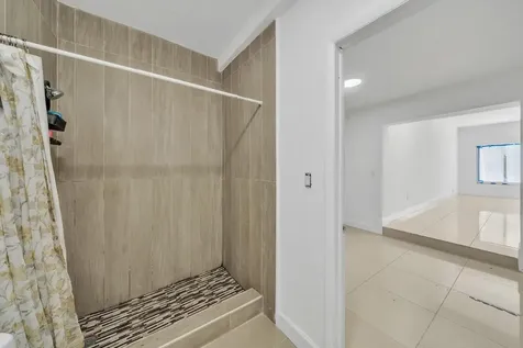16010 NE 5th Avenue Miami FL 33162