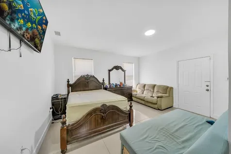 16010 NE 5th Avenue Miami FL 33162