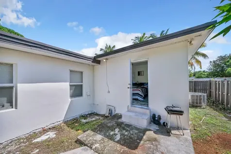 16010 NE 5th Avenue Miami FL 33162