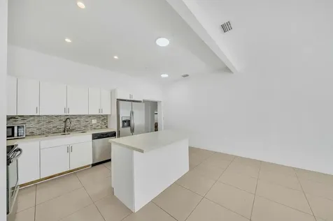 16010 NE 5th Avenue Miami FL 33162