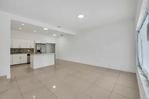 16010 NE 5th Avenue Miami FL 33162
