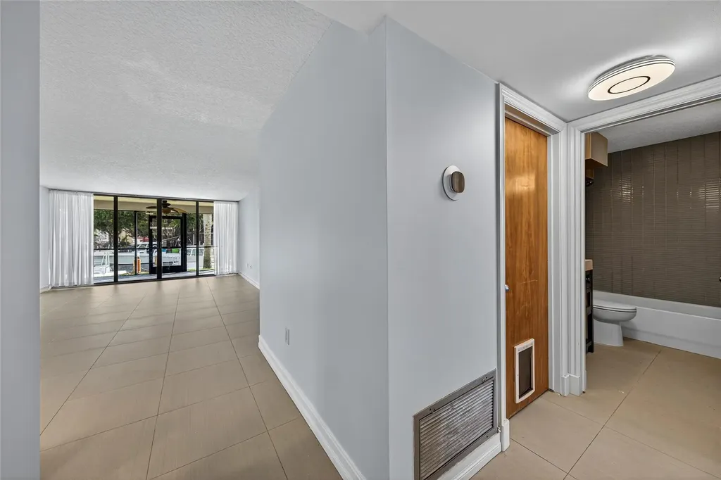 1100 SE 5th Court Pompano Beach FL 33060