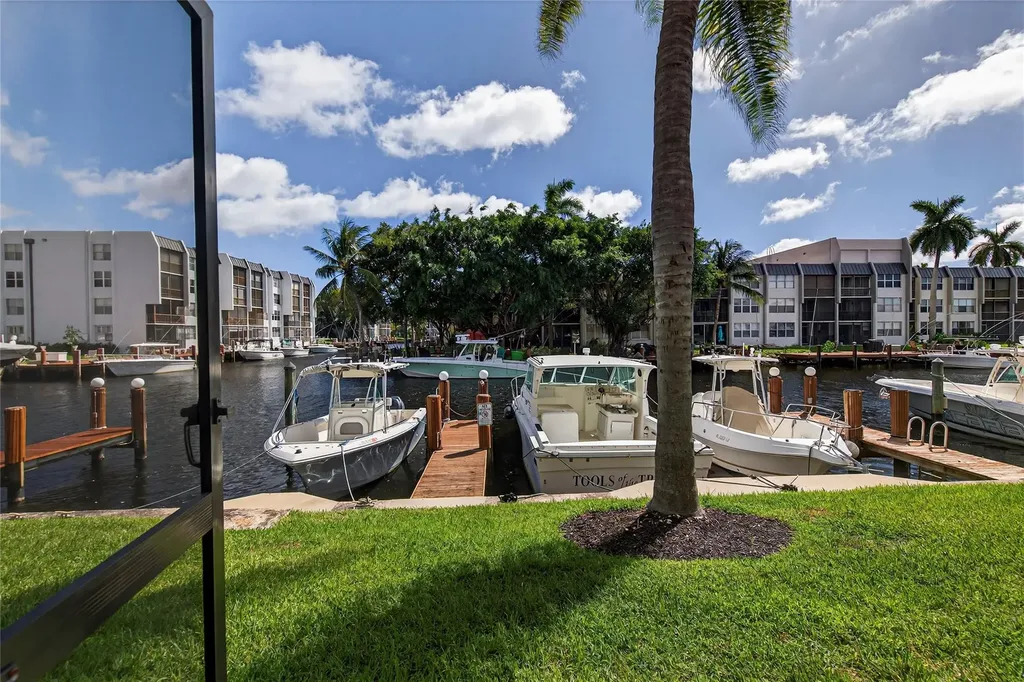 1100 SE 5th Court Pompano Beach FL 33060