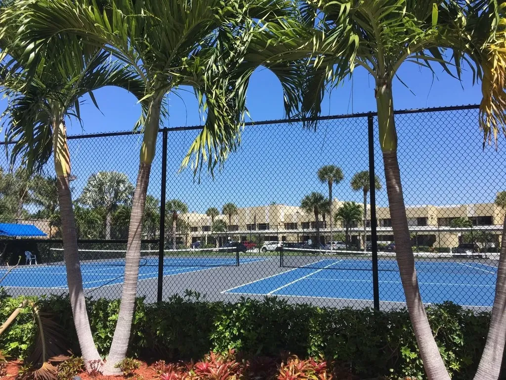 1100 SE 5th Court Pompano Beach FL 33060