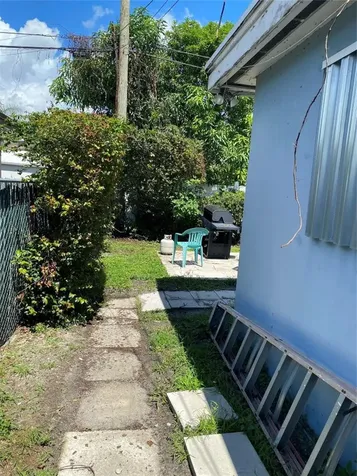 6901 SW 6th Street Pembroke Pines FL 33023