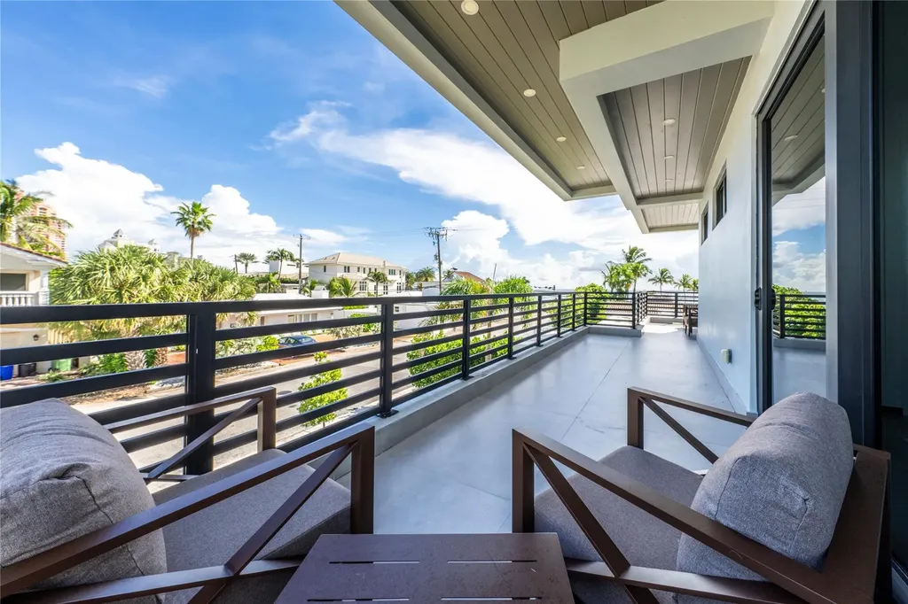 3320 NE 17th Street Fort Lauderdale FL 33305