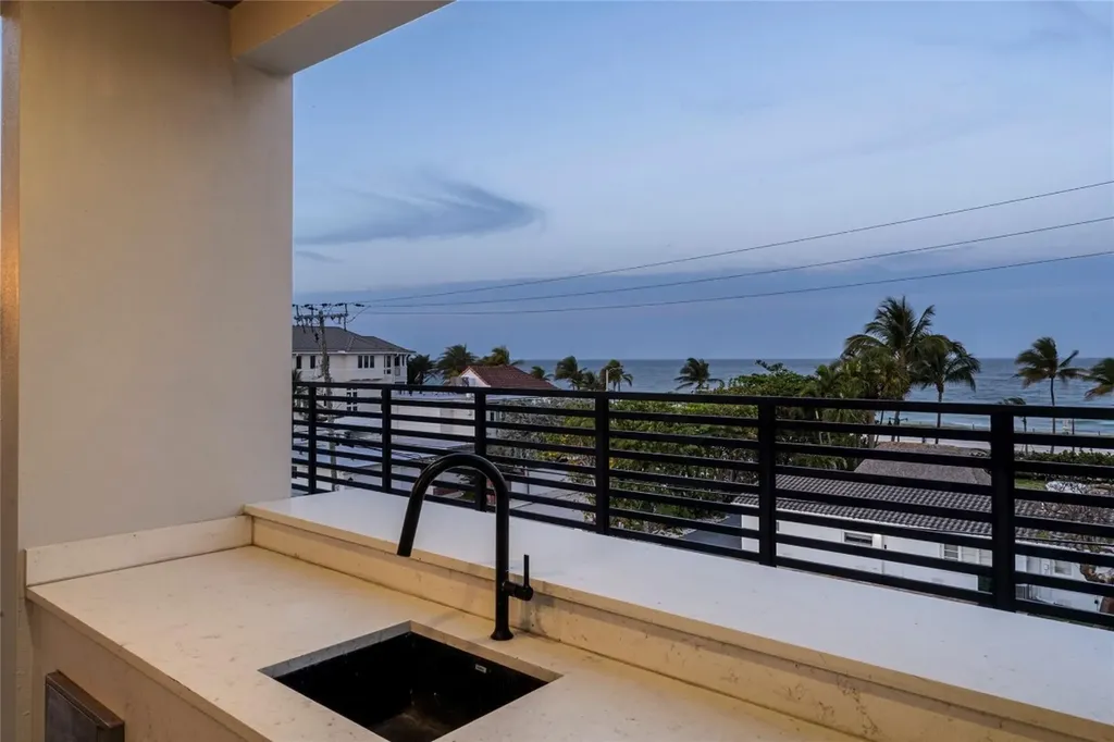 3320 NE 17th Street Fort Lauderdale FL 33305