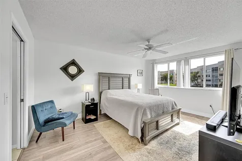 10133 NW 24th Place Sunrise FL 33322